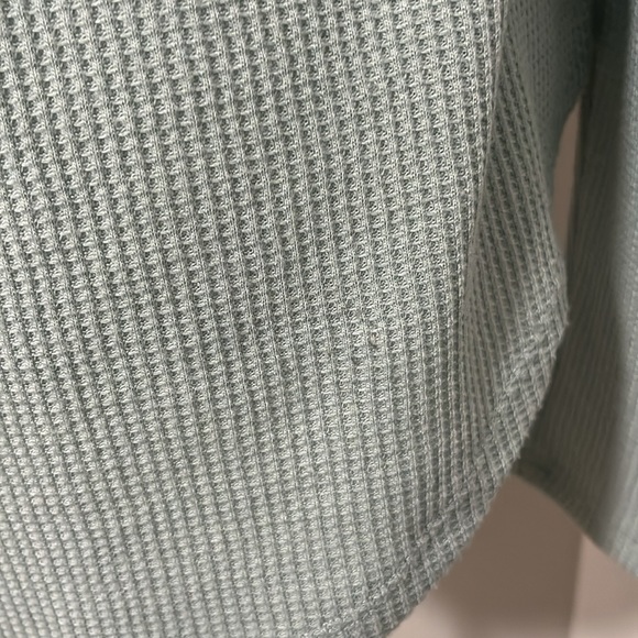 Hollister Waffle Knit Thermal Tie Front Long Sleeve T-Shirt - Picture 9 of 12